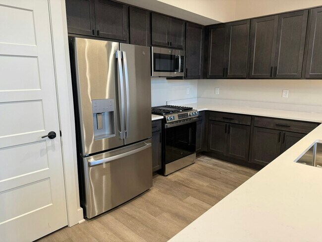 Foto del edificio - 106 E Erie St