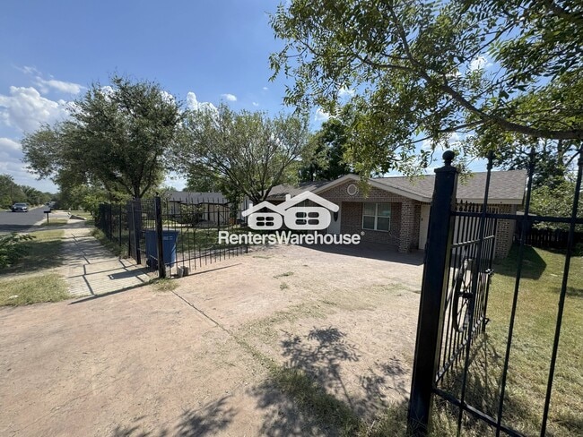 Building Photo - 5502 Wellington Dr