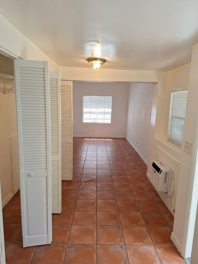 Foto del edificio - 715 NW 116th Terrace