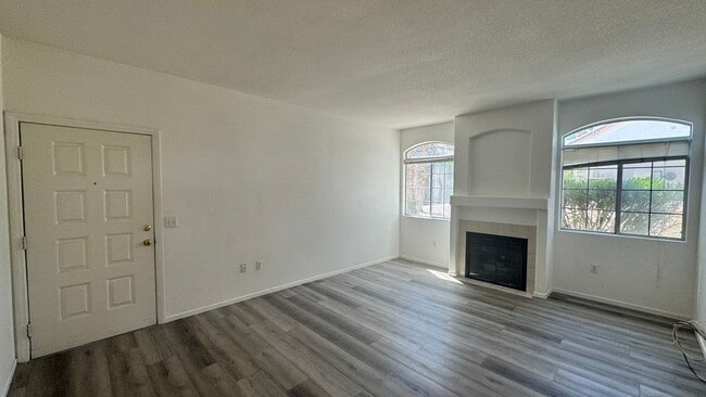 Foto del edificio - Gated Community 2 bedroom 1 car garage