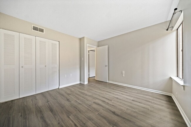 Foto del edificio - Available early May in Bolinwood!