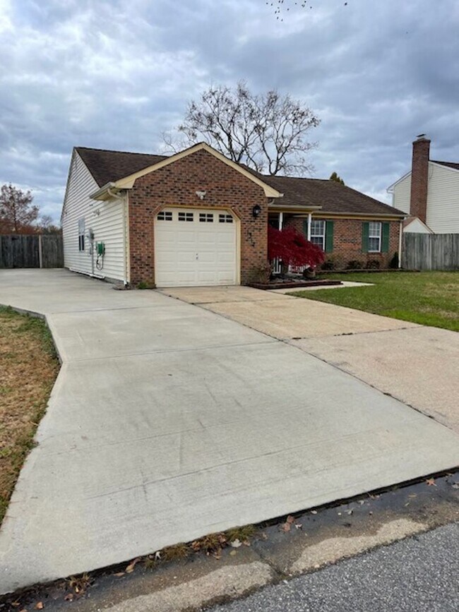 Foto del edificio - FOR RENT - GREEN RUN AREA OF VIRGINIA BEACH!