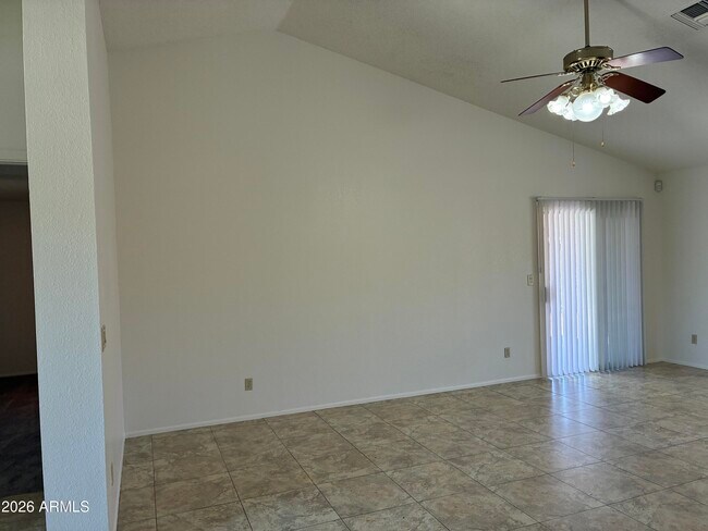 Foto del edificio - 10820 W Wagon Wheel Dr