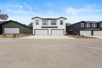 Building Photo - 9193 Dietz Elkhorn Rd
