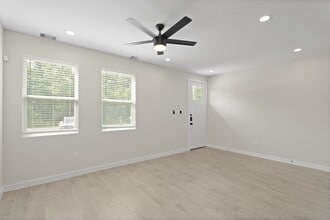 Building Photo - 5544 Shreveport Blvd