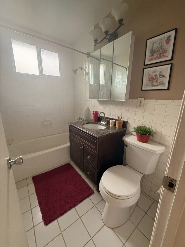 Foto del edificio - 4714 W 152nd St