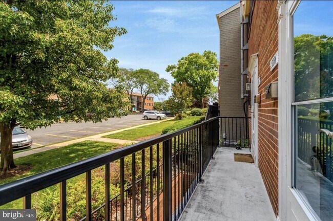 Building Photo - 5934 Mayflower Ct