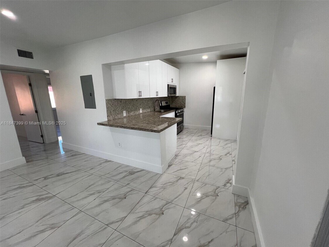 Foto principal - 750 E 42nd St