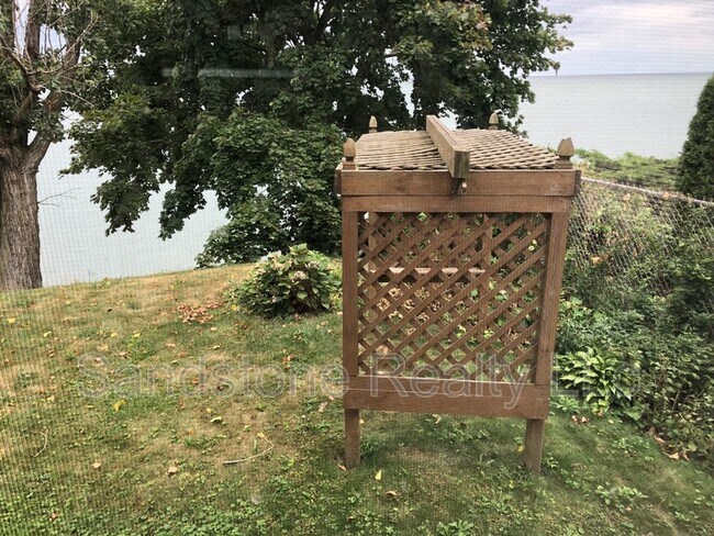 Foto del edificio - 1651 E Erie Ave