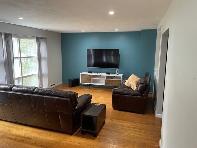 Photo - 104 Terrace Cir House