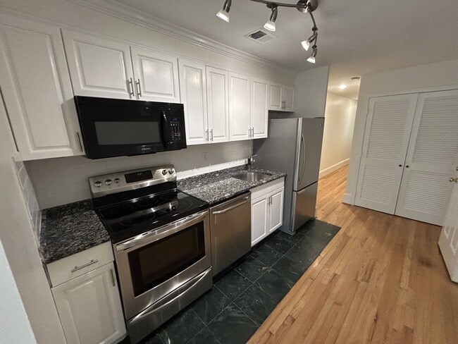 Photo - 1439 Girard St NW (Washington, DC) Apartment