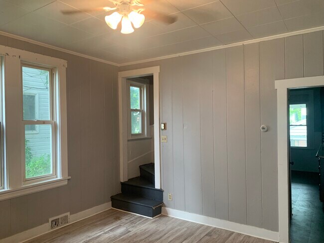 Foto del edificio - 311 Grove Ave