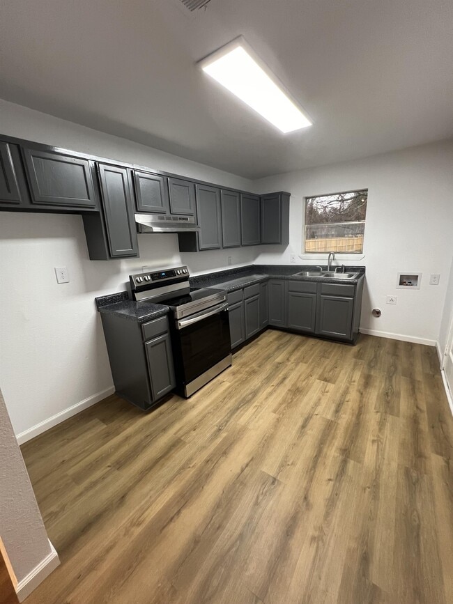 Photo - 309 S Park St (Terrell, TX) Apartments