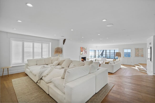 Building Photo - 31500 Victoria Point Rd