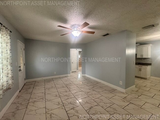 Photo - PRICE REDUCED FOR QUICK MOVE IN!! 2-2 Home...