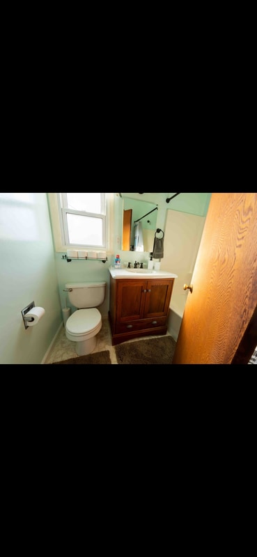 Building Photo - 1212 W Elm Ave