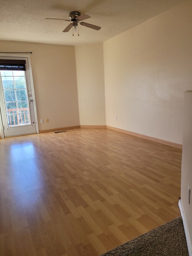Foto del edificio - 7616 Banyon Ave NW