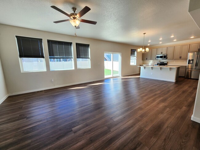 Foto del edificio - Stunning 3 Bed # Bath Home near Fort Carso...