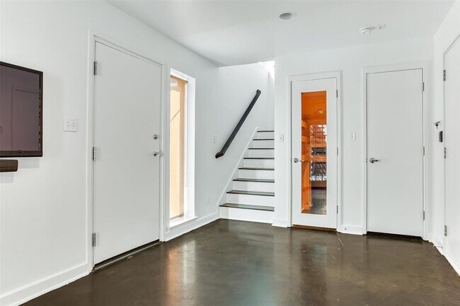 Foto del edificio - 5809 Oram St