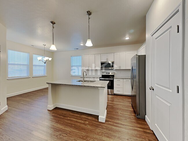 Building Photo - 192 E Sicily Dr