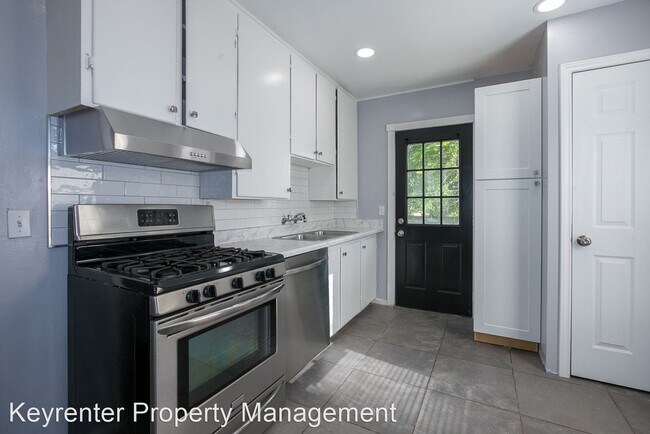 Foto del edificio - 2 br, 1 bath House - 2818 E Admiral Ct