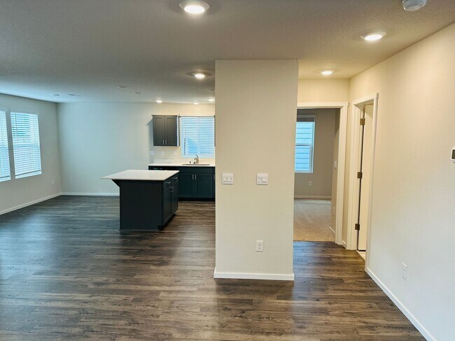 Building Photo - Beautiful Brand New 5 Bedroom Home!