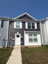 Building Photo - 648 N College St
