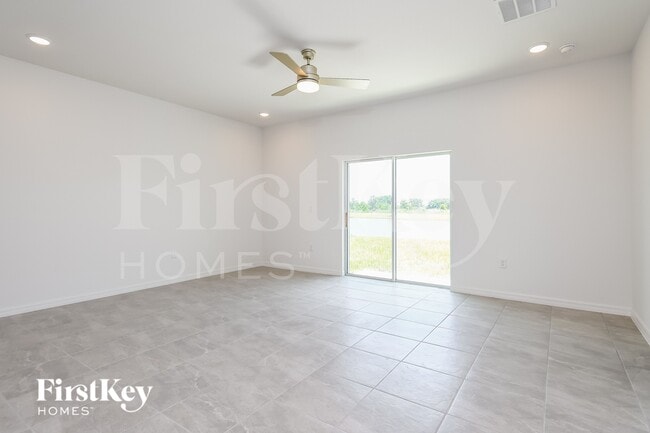 Building Photo - 1618 Isleta Lp