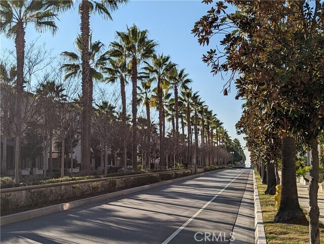 Building Photo - 867 East Promenade