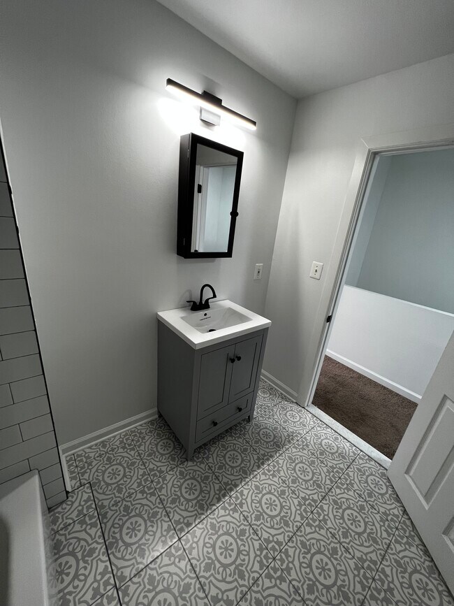 Building Photo - 805 Elsinore Plz