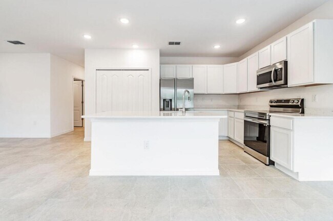 Building Photo - 5188 Montford Cir