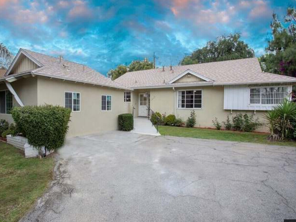 52 Houses for Rent in Woodland Hills, CA Westside Rentals