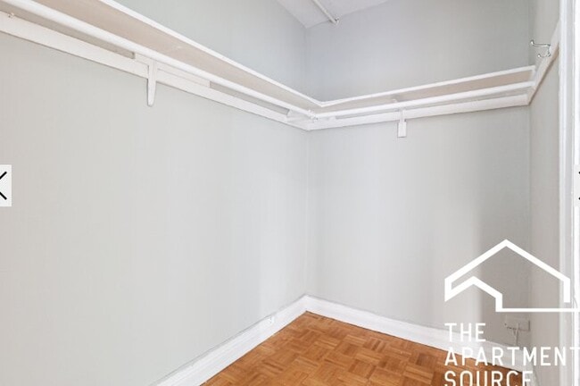 Photo - 711 W Belmont Ave Apartment