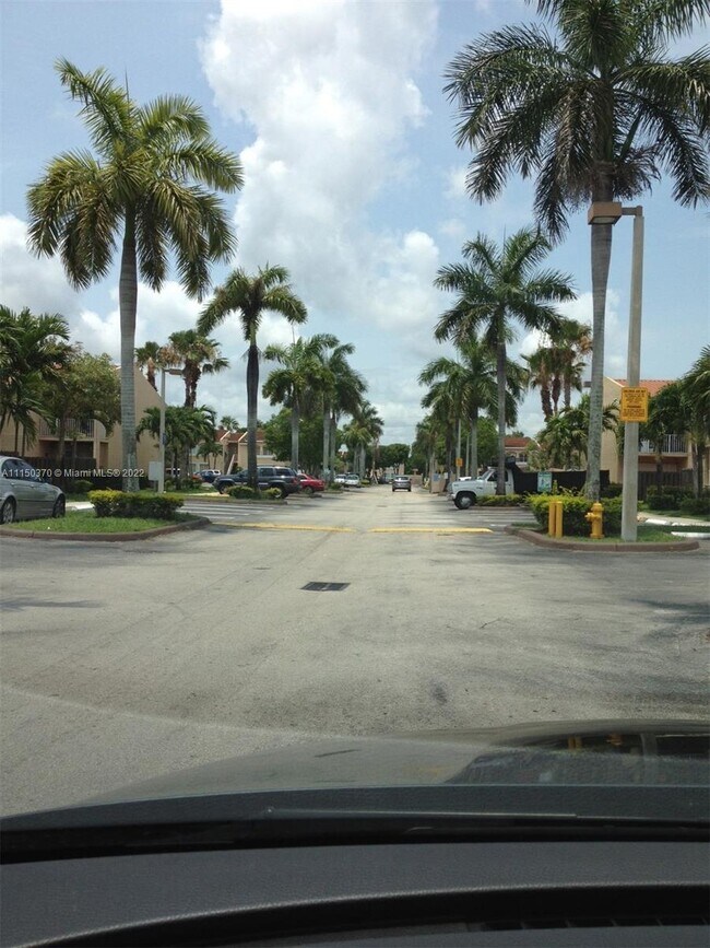 Foto del edificio - 4744 NW 114th Ave