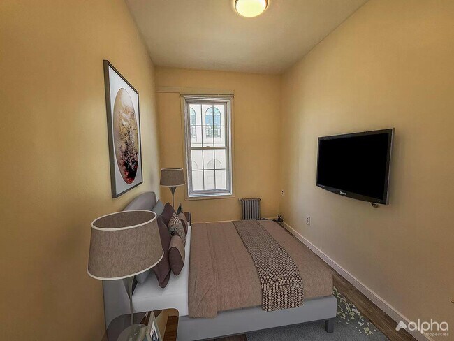 Building Photo - NEWLEY RENOVTED 3BR EAST ACCESS TO TARINS-...