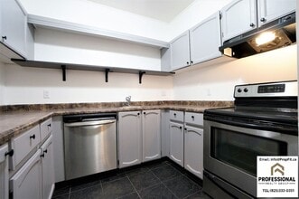 Building Photo - 10139 117 St NW