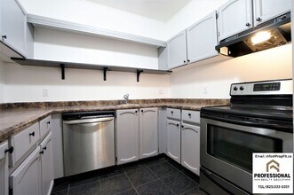 Building Photo - 10139 117 St NW