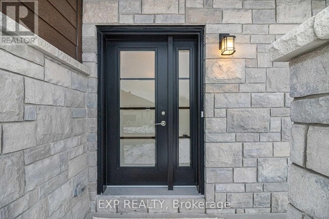 Photo du bâtiment - 914 Chablis Cres