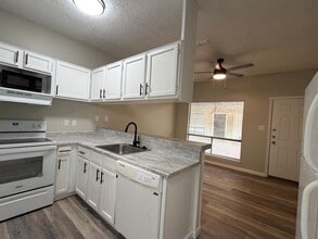 Building Photo - 2120 Pearl St