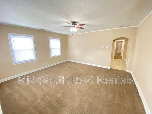 Foto del edificio - 1670 Netherwood Ave