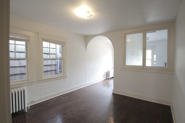 Building Photo - 311 Franklin Ave