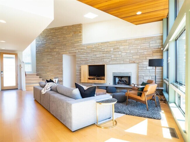 Foto del edificio - 2615 W 49th St