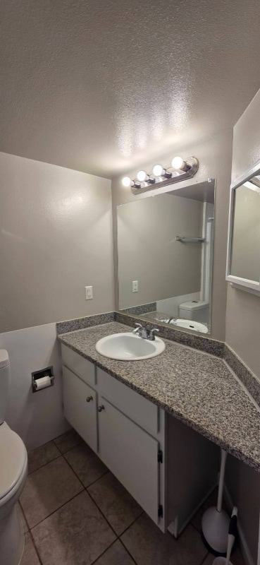 Building Photo - 17000 E Ford Dr