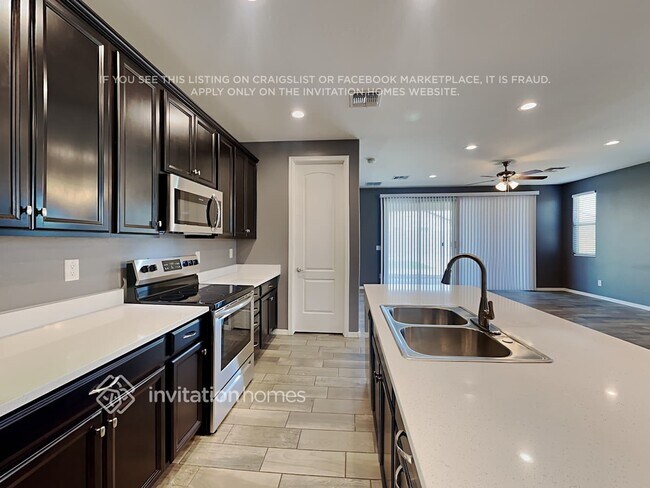 Foto del edificio - 7630 W Globe Ave