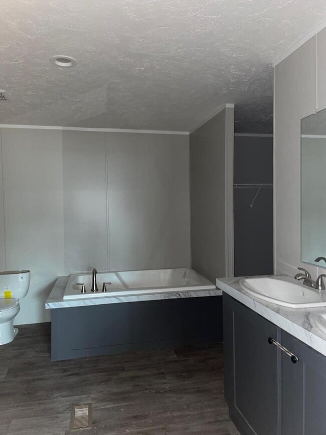 Building Photo - 307 Marcus crt