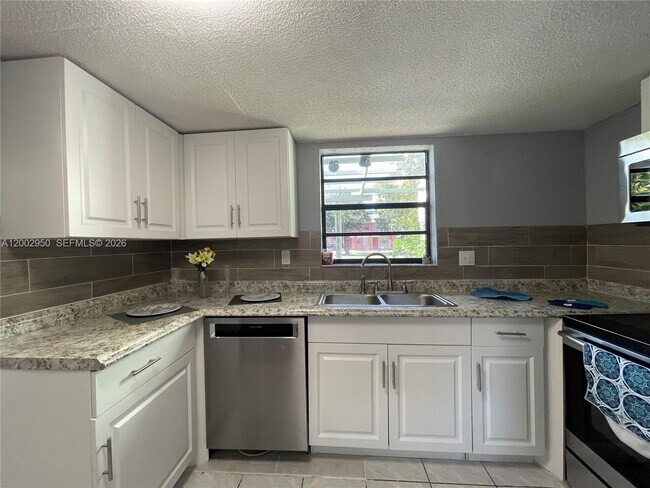 Foto del edificio - 20511 NW 15th Ave