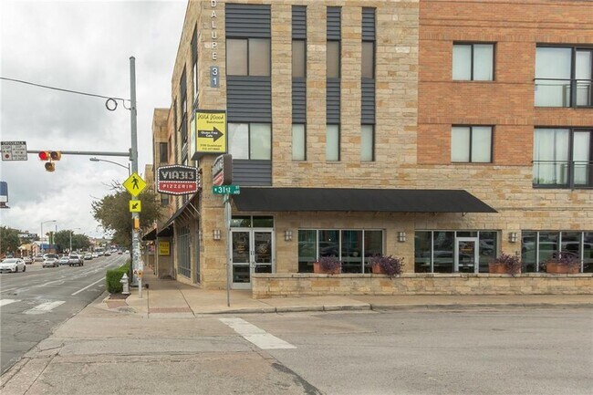 Building Photo - 3016 Guadalupe St