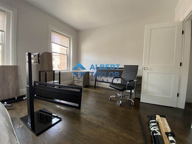 Building Photo - 9 Strathmore Rd