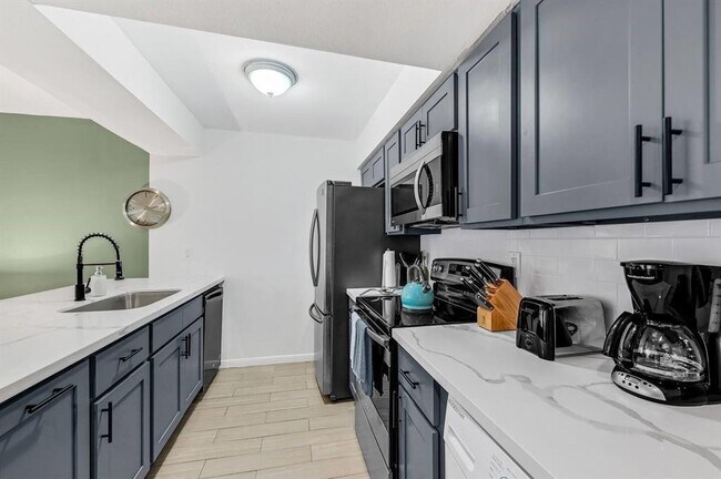 Building Photo - 12600 Melville Dr