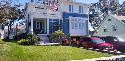 Building Photo - 19 2nd Ave